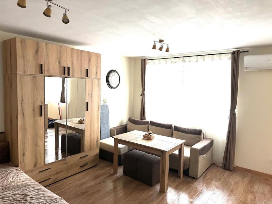 Green Park Apartment - Brand New Studio! Ruse Extérieur photo