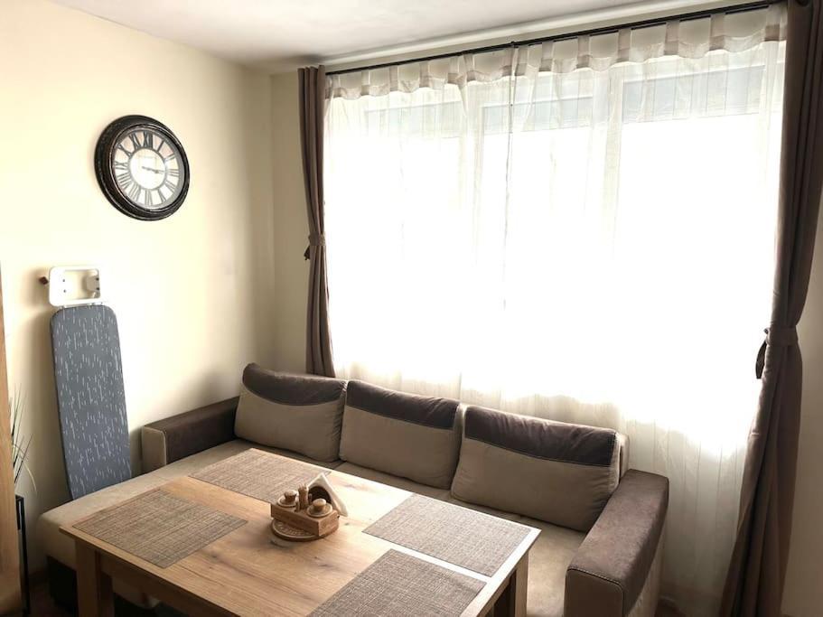 Green Park Apartment - Brand New Studio! Ruse Extérieur photo