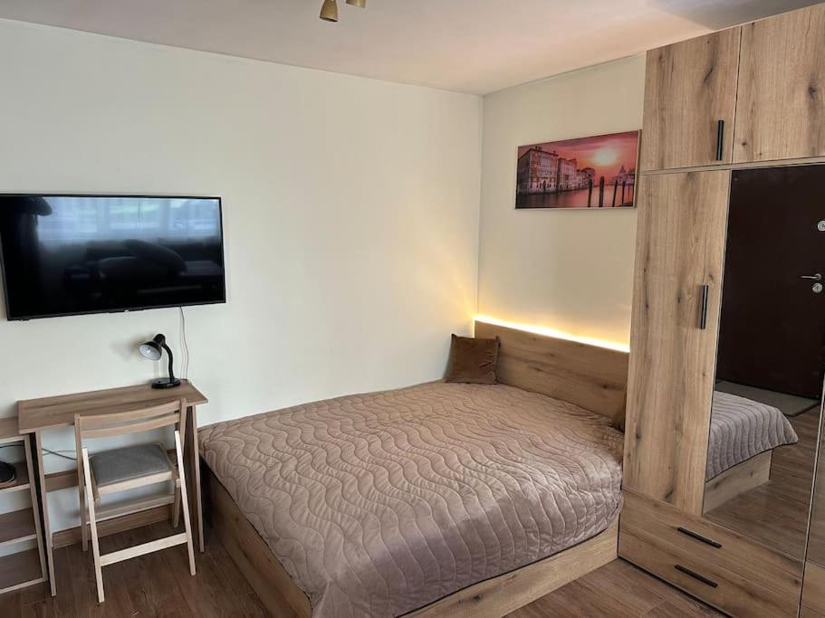 Green Park Apartment - Brand New Studio! Ruse Extérieur photo