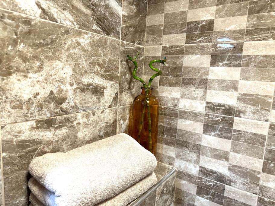 Green Park Apartment - Brand New Studio! Ruse Extérieur photo